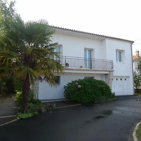 Maison Familiale De فيلة *